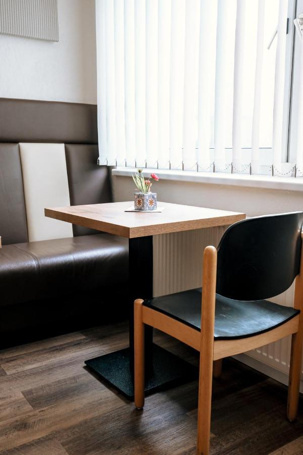 Dill Hotel Ilsede Екстер'єр фото